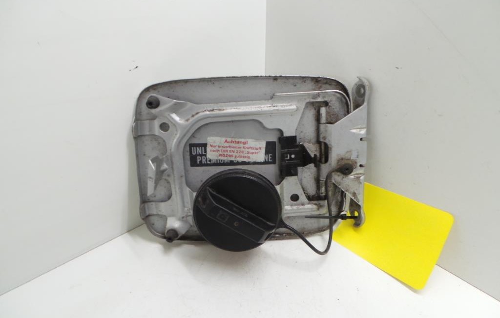 Nissan Primera P12 Traveler Bj.02 Tankklappe Tankdeckel silber
